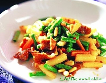 吊锅焖香肘