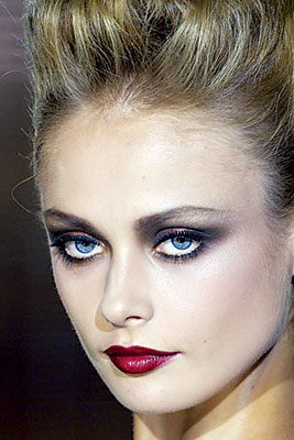 戏剧风当道 自然妆并行