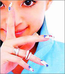 美甲:引爆指甲彩绘潮流