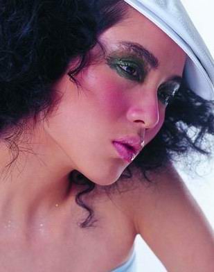 ���Ĵ�ױ ��������Ů��ζ