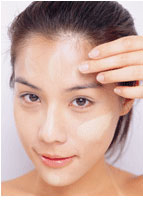 美女示范:轻松打造清爽妆容