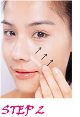 美女示范:轻松打造清爽妆容